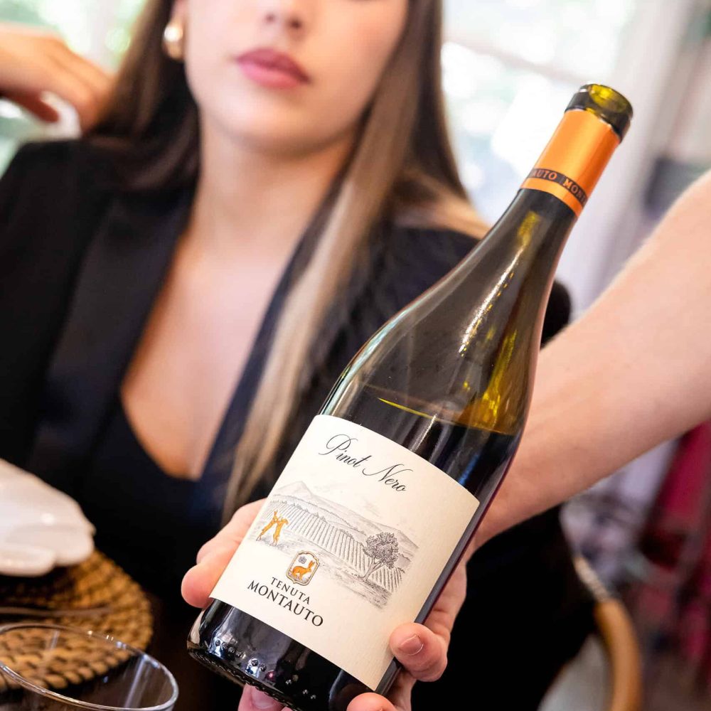 Degustazione Pinot Nero rosso